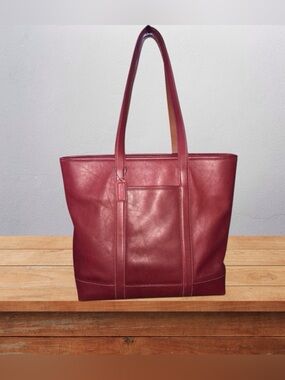 Barely Used  Vintage Large Hampton Coach Tote Bag